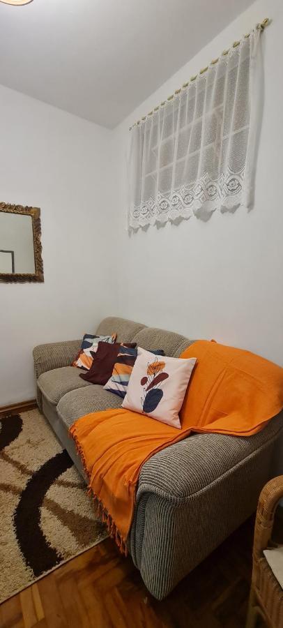 Apartamento Aconchegante Em Condominio Encantador. Lambari  Exterior photo